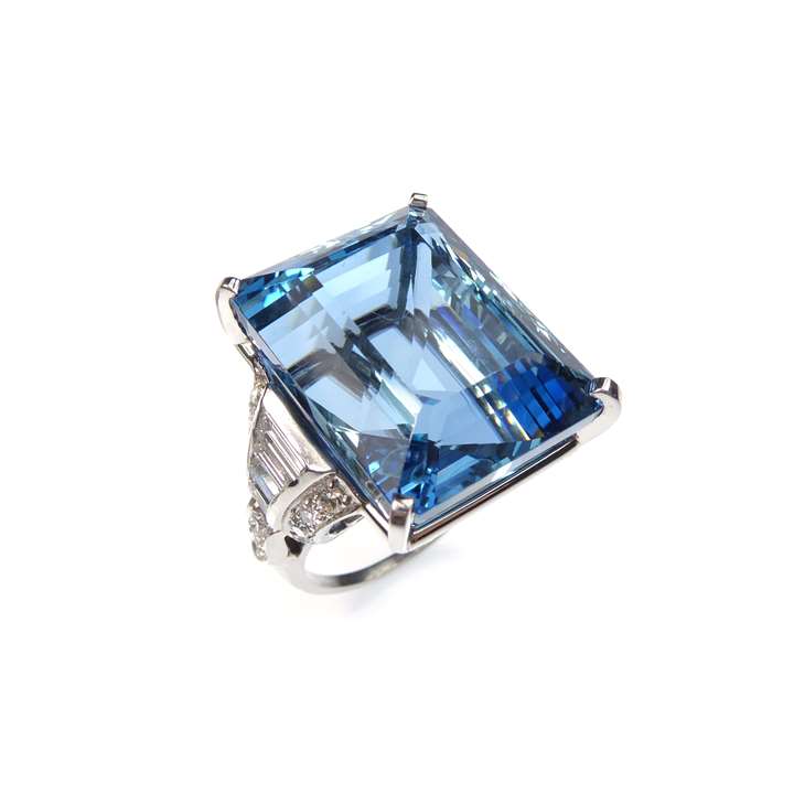 Single stone aquamarine and diamond dress ring